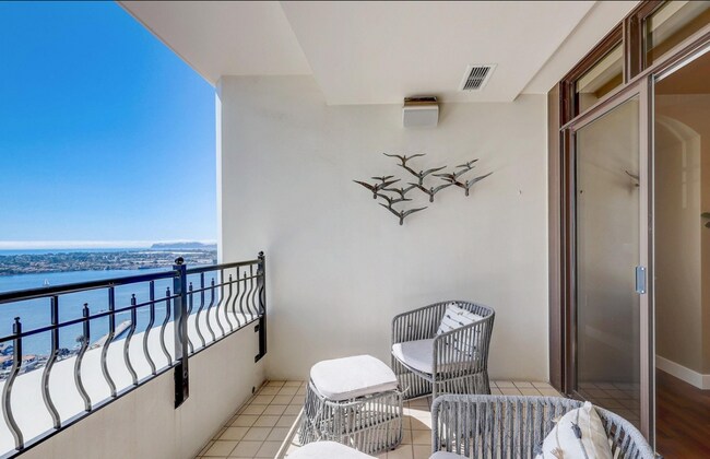 Building Photo - 700 W Harbor Dr