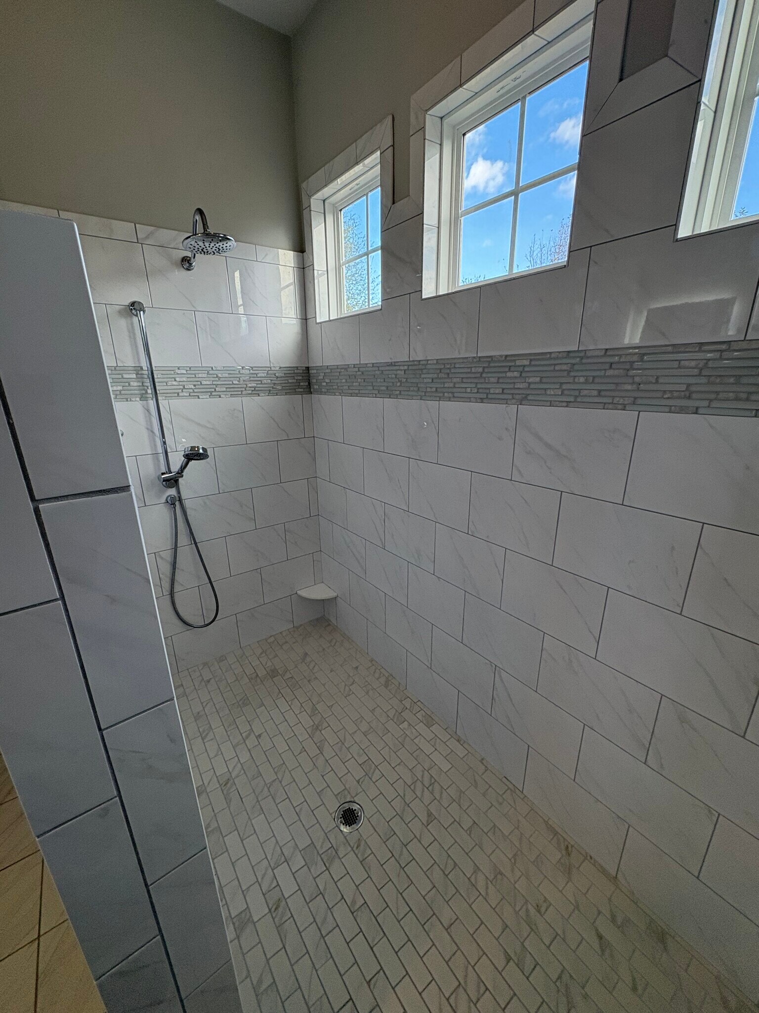 Building Photo - 729 Windemere Rd