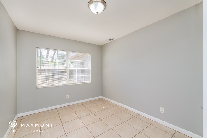 Building Photo - 5608 32nd Ave N