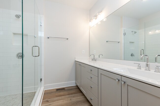 Building Photo - 84 Adore Ct SE