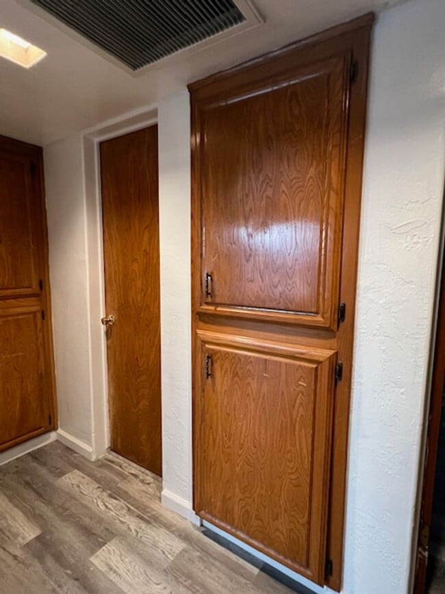 Building Photo - 2512 Edwards Ave