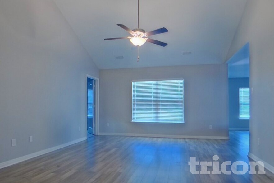Building Photo - 173 Bandana Cir