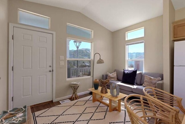 Building Photo - 309 3rd Ave