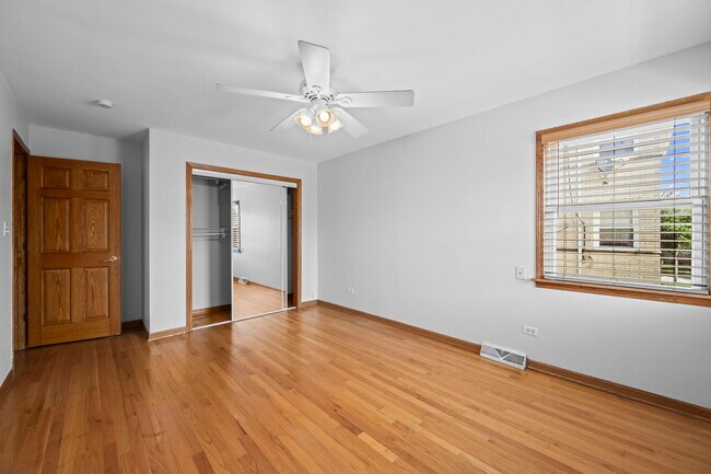 Building Photo - 8610 W Summerdale Ave
