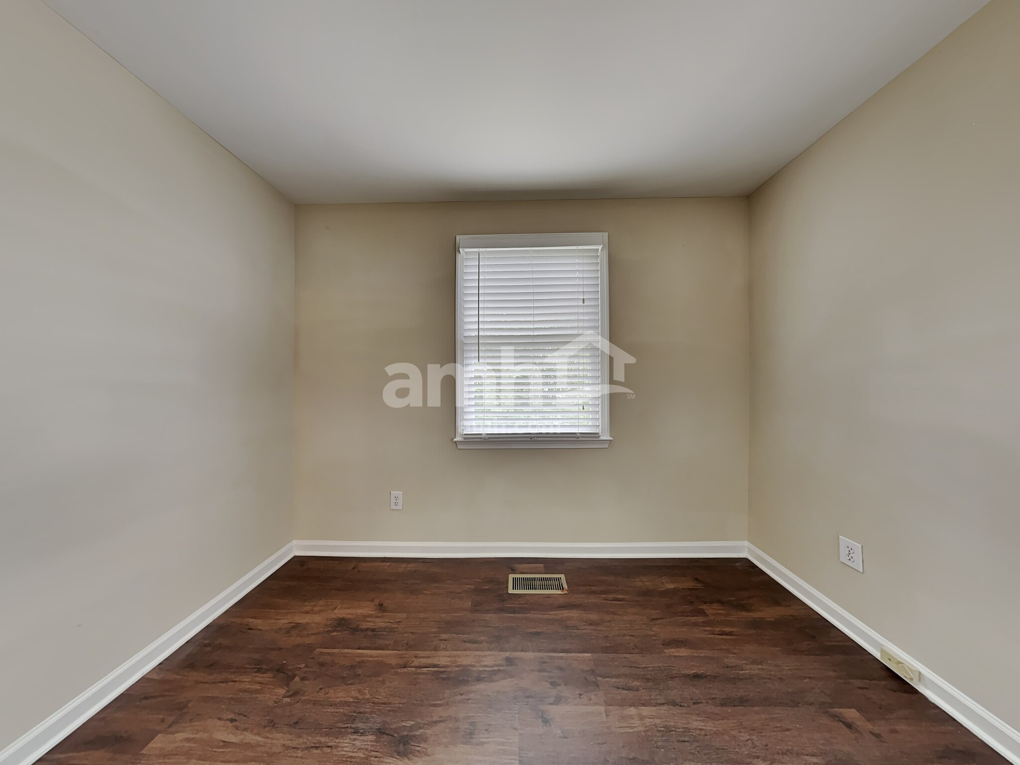 Building Photo - 1305 Groveland Trl