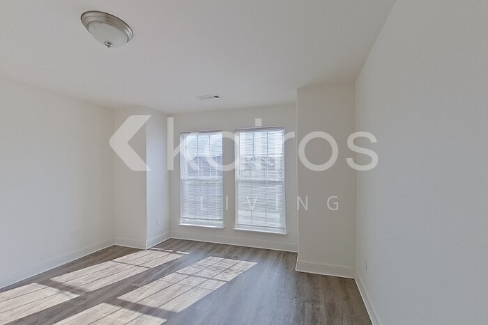 Building Photo - 109 Pin Oak St