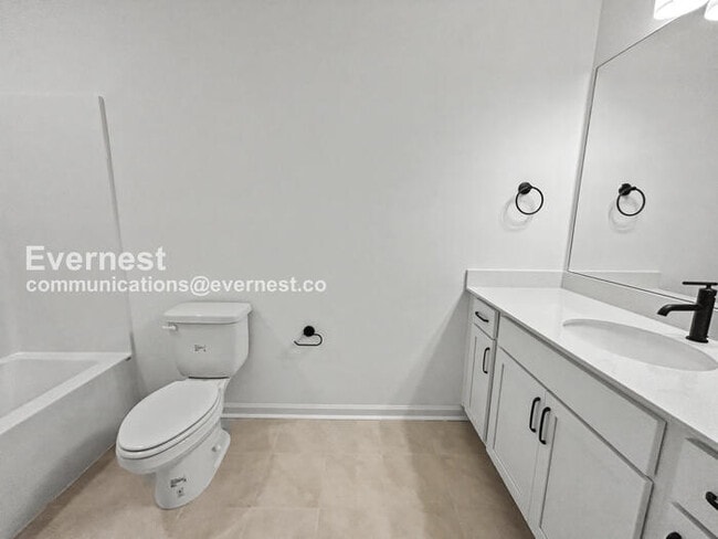 Building Photo - 456 Blair Rd