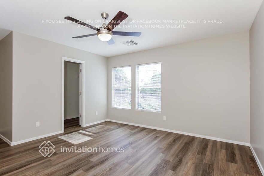 Building Photo - 11727 W Foothill Ct