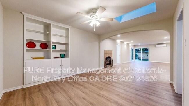 Building Photo - 2450 Grosse Ave