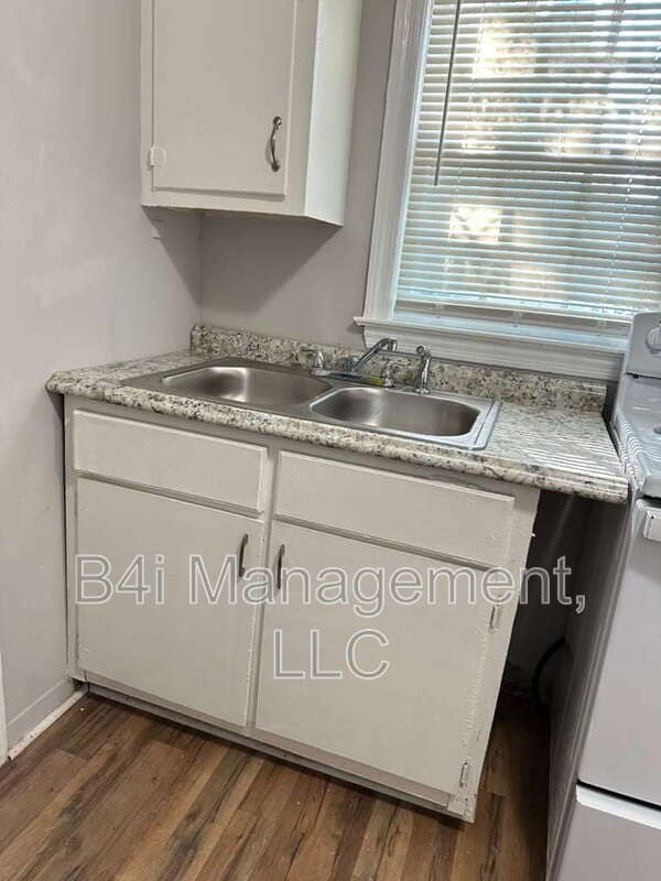 Building Photo - 1240 Rocky Creek Rd