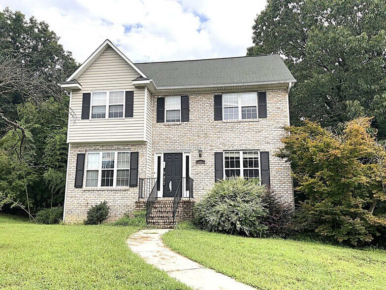 Primary Photo - 145 Valleyoak Ct