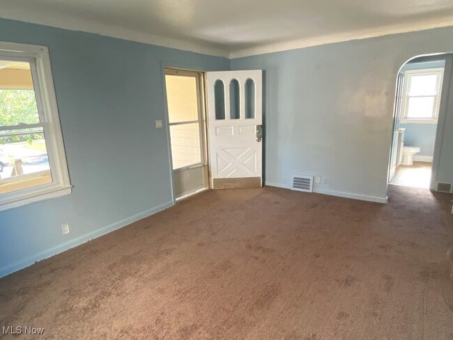 Building Photo - 21417 Gardenview Dr