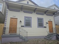 Building Photo - 1547 Chippewa St