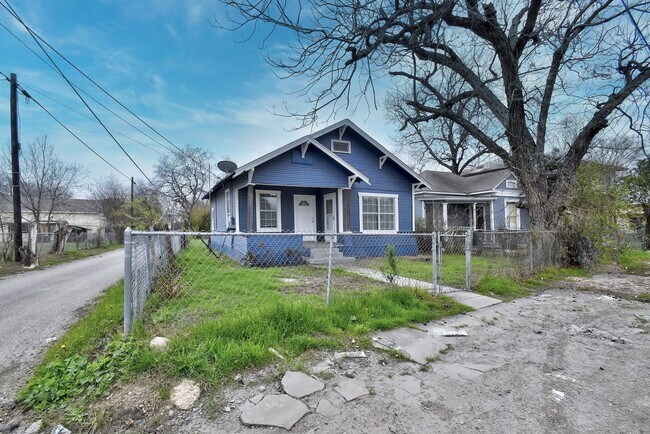 Building Photo - 3-Bedroom Home in Riverside