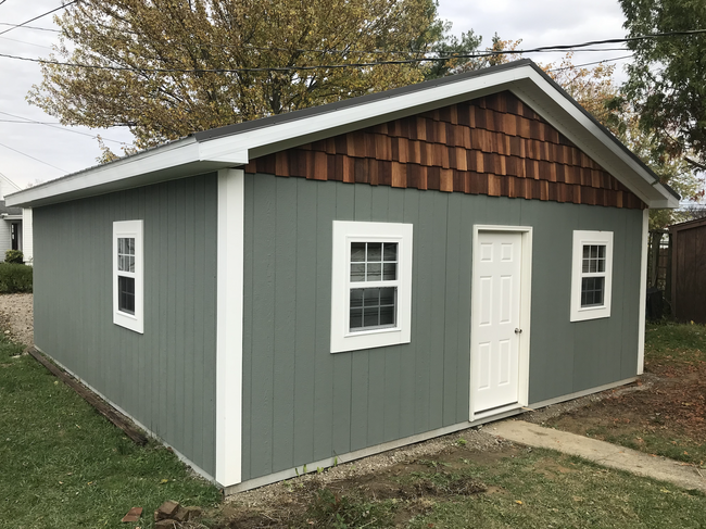 Shed in back for storage or perfect for 1 car garage - 80 Warren St