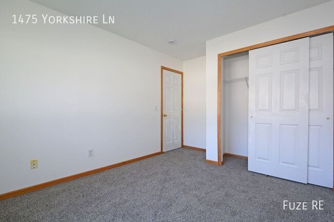 Building Photo - 1475 Yorkshire Ln
