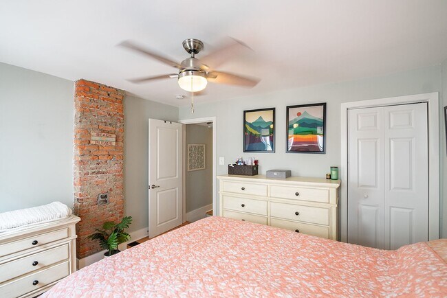 Building Photo - Charming Two Bedroom in Fishtown