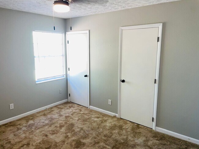 Building Photo - Duplex near Lake Jackson