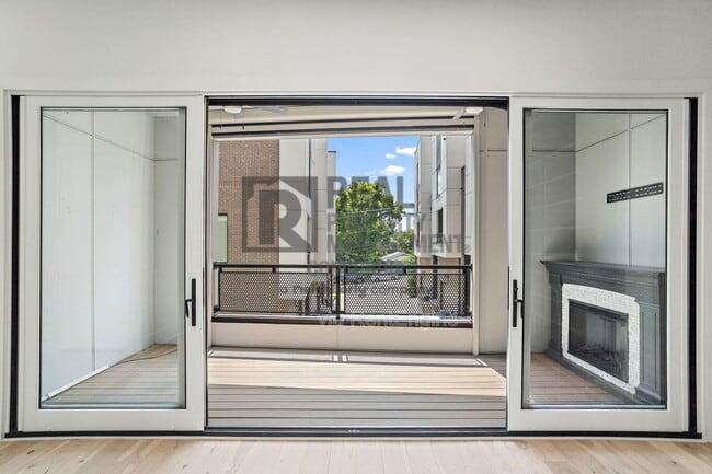 Building Photo - 1242 2nd Ave S