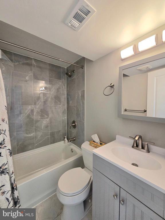 Building Photo - 5206 12th St NE