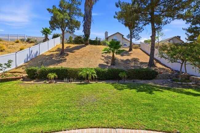 Building Photo - 421 Yellowstone Cir