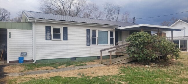 Building Photo - 3bedroom 1bath Ranch style home on level lot one story