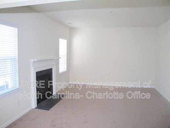Building Photo - 7227 Tanners Creek Dr