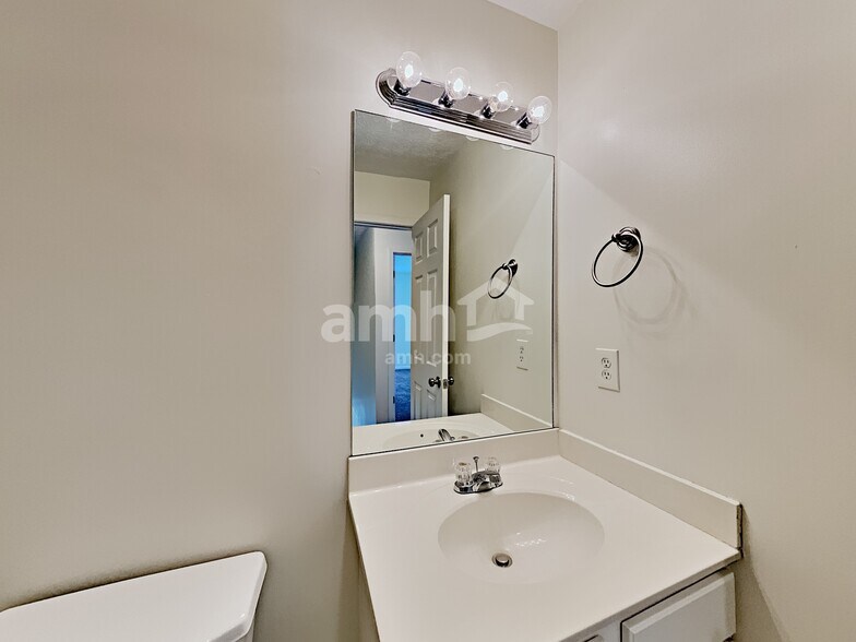 Building Photo - 4442 High Gate Dr NW