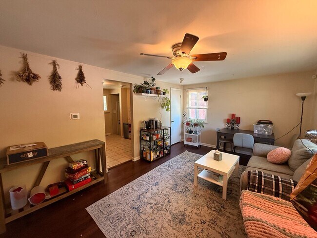 Building Photo - Spacious South Denver Home Near DU, Wash Park & Light Rail!!!