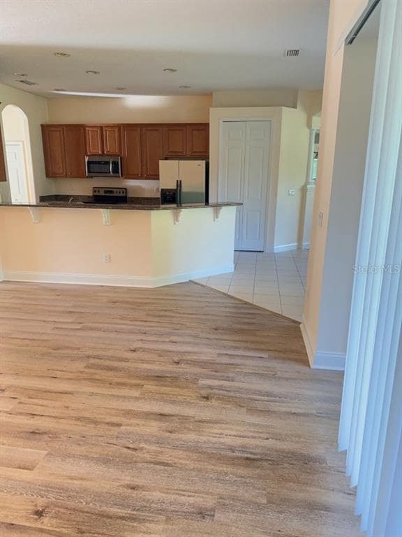 Building Photo - 17 N Village Dr