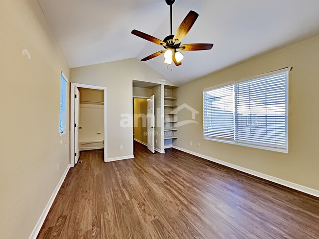 Building Photo - 1638 S Buckley Way