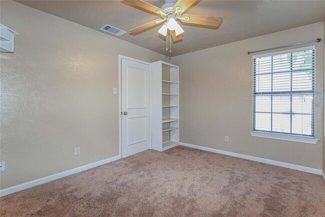 Building Photo - 10131 Wayward Wind Ln