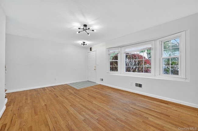 Building Photo - 28 Alan Rd