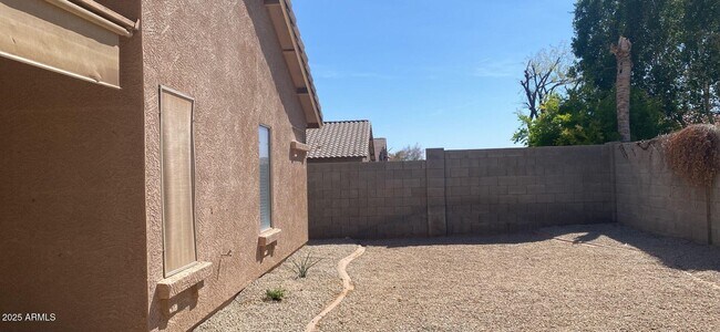 Building Photo - 17771 W Ventura St