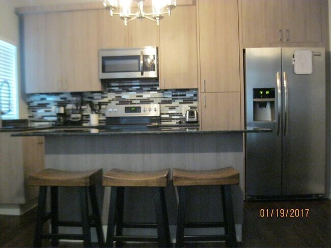 Building Photo - 125 E Morningside Dr