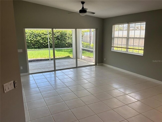 Building Photo - 5796 Ivrea Dr