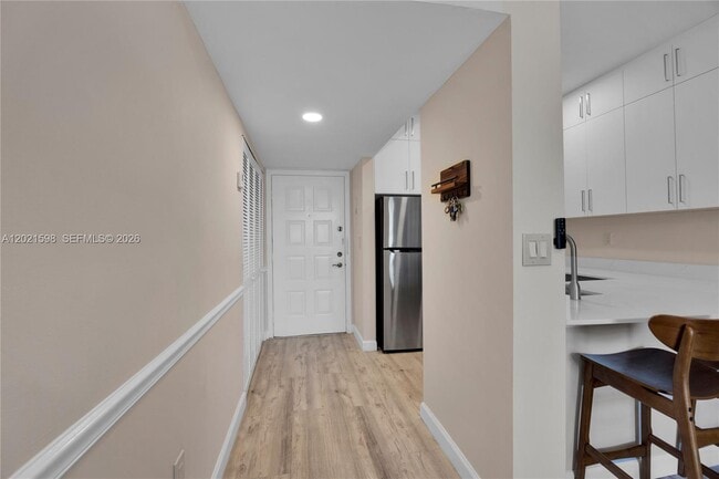 Building Photo - 1280 S Alhambra Cir