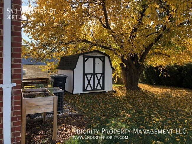 Building Photo - 541 W Water St