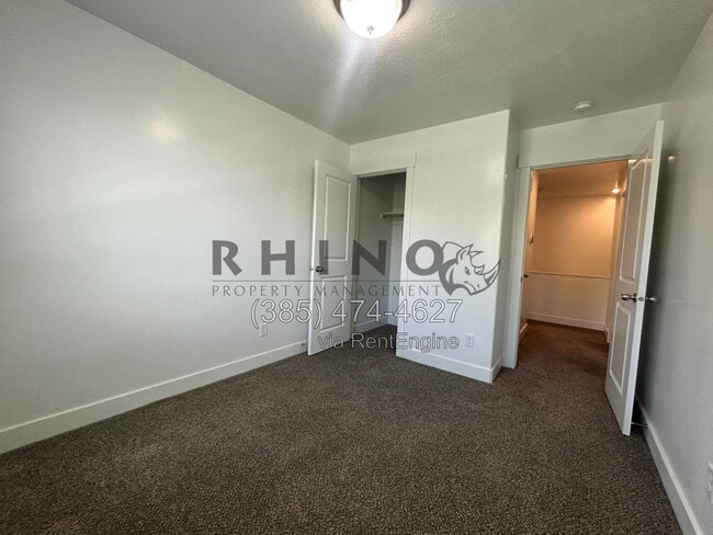 Building Photo - 352 E 1850 N
