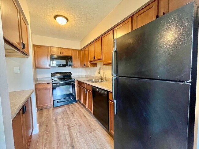 Building Photo - 7110 S Gaylord St