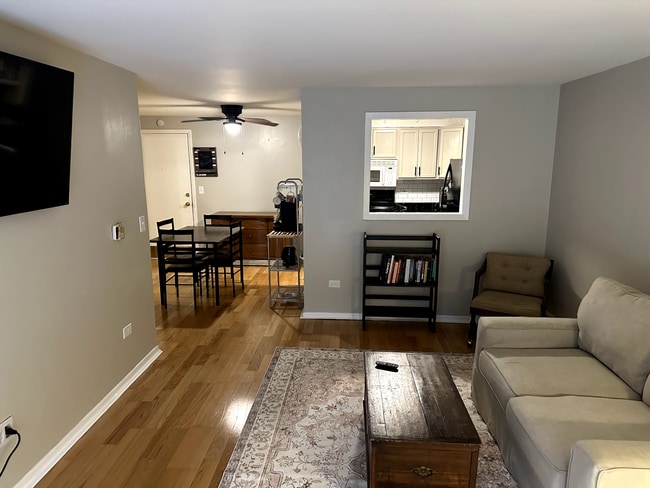 Building Photo - 2317 N Neva Ave