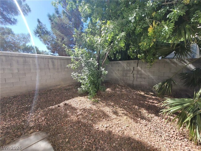 Building Photo - 7817 W Falcon Wing Ave