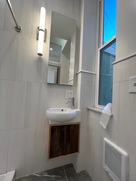 Building Photo - 2019 S Beechwood St
