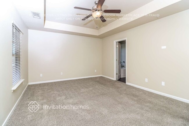 Building Photo - 1700 Summit Village Ln