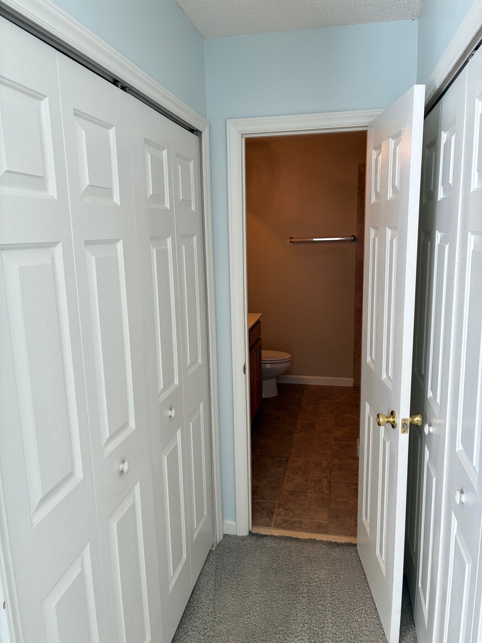 Building Photo - 1 Meadow Crossing Ct