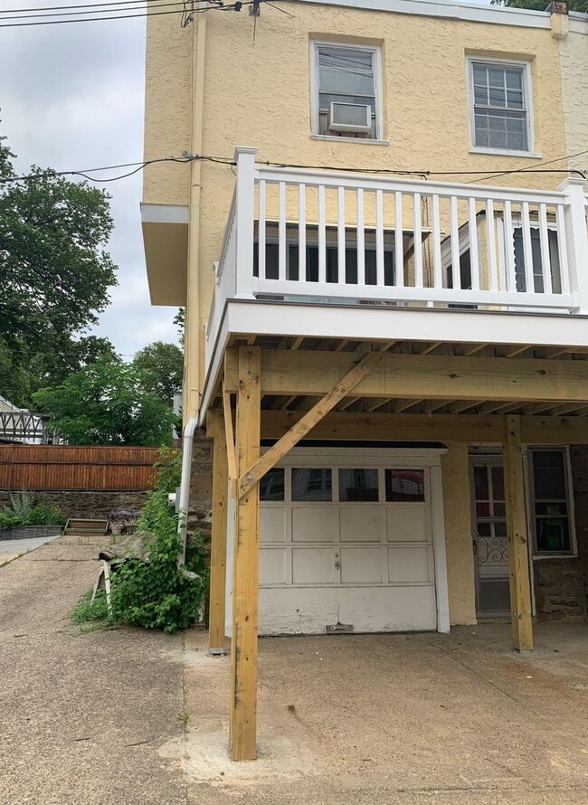 Building Photo - 2bd/1ba charming house
