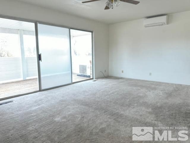Building Photo - 2125 Lakeside Dr