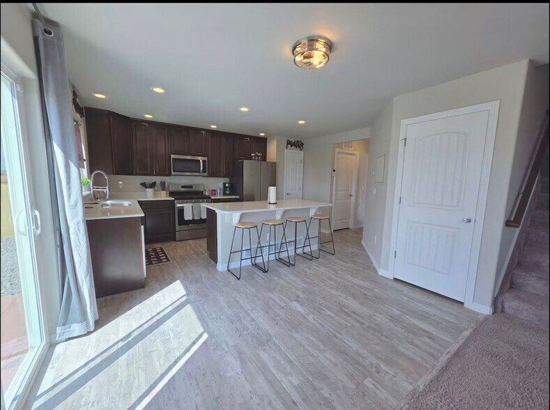 Building Photo - 6784 Skuna Dr