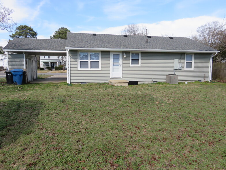 Building Photo - 1621 Dearborn Dr