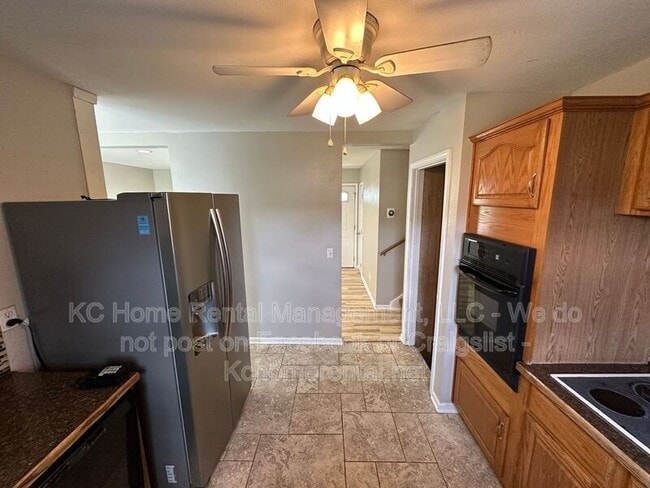 Building Photo - 5029 NE 56th Pl